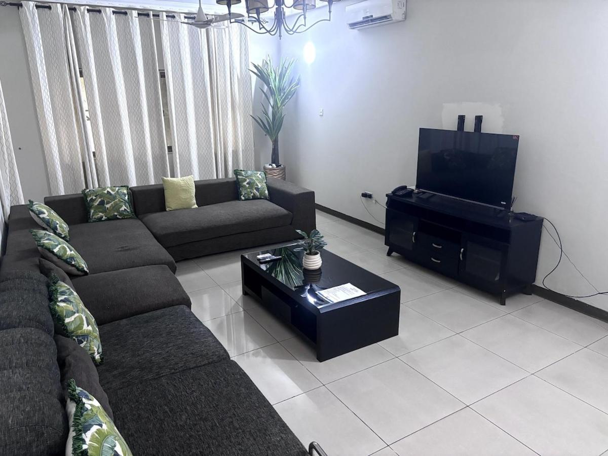Takako Court Luxury Houses & Apartments, East Legon Accra Luaran gambar